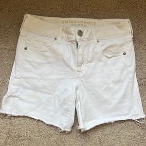 Women’s American Eagle Jean Shorts White Middie